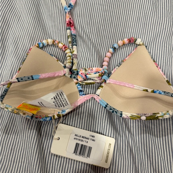 Agua Bendita Meraki
Belle Bikini Top in Sz Small - Picture 9 of 9